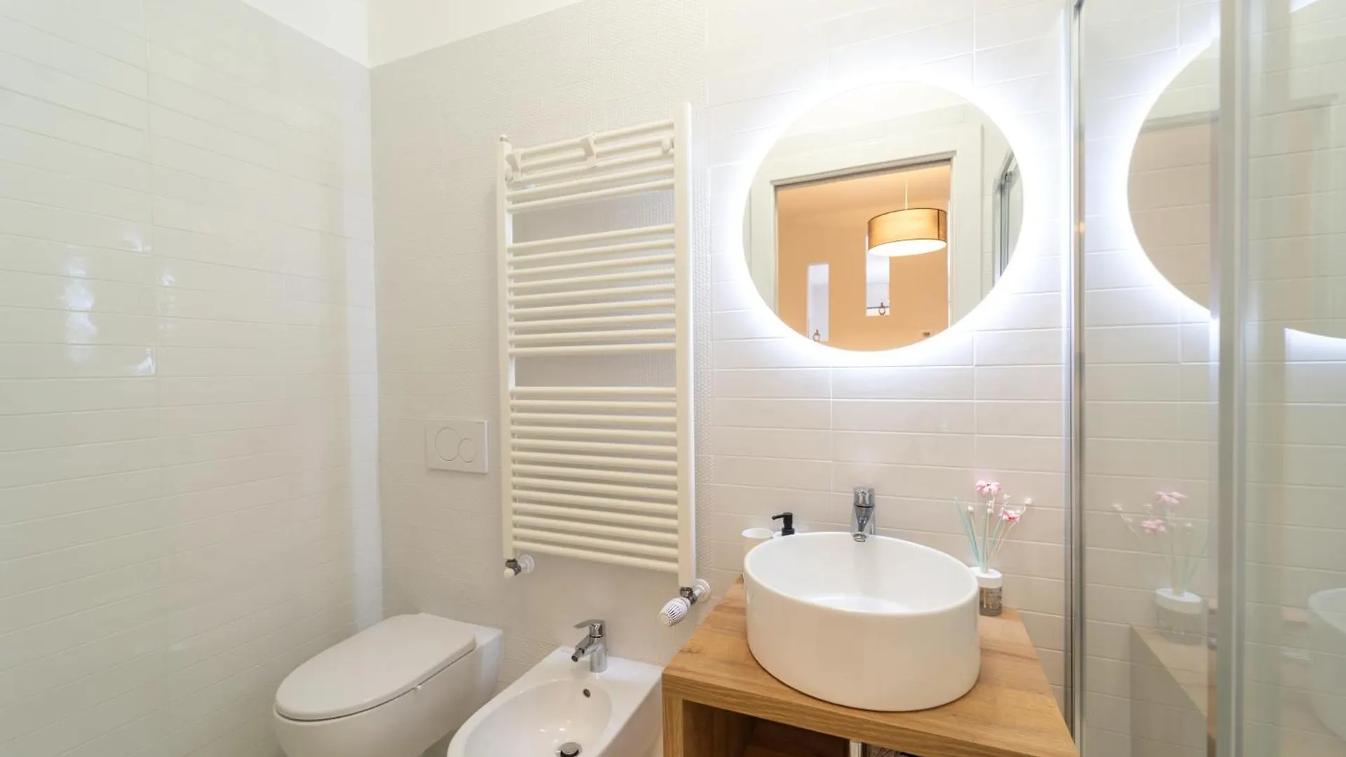 Homeby, Mascarella Patio Apartment Bologna Italy