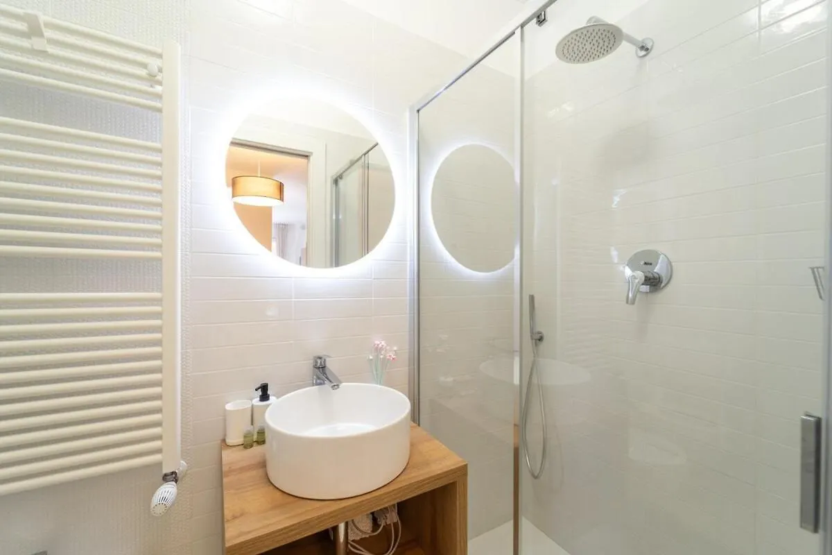 Homeby, Mascarella Patio Apartment Bologna Italy