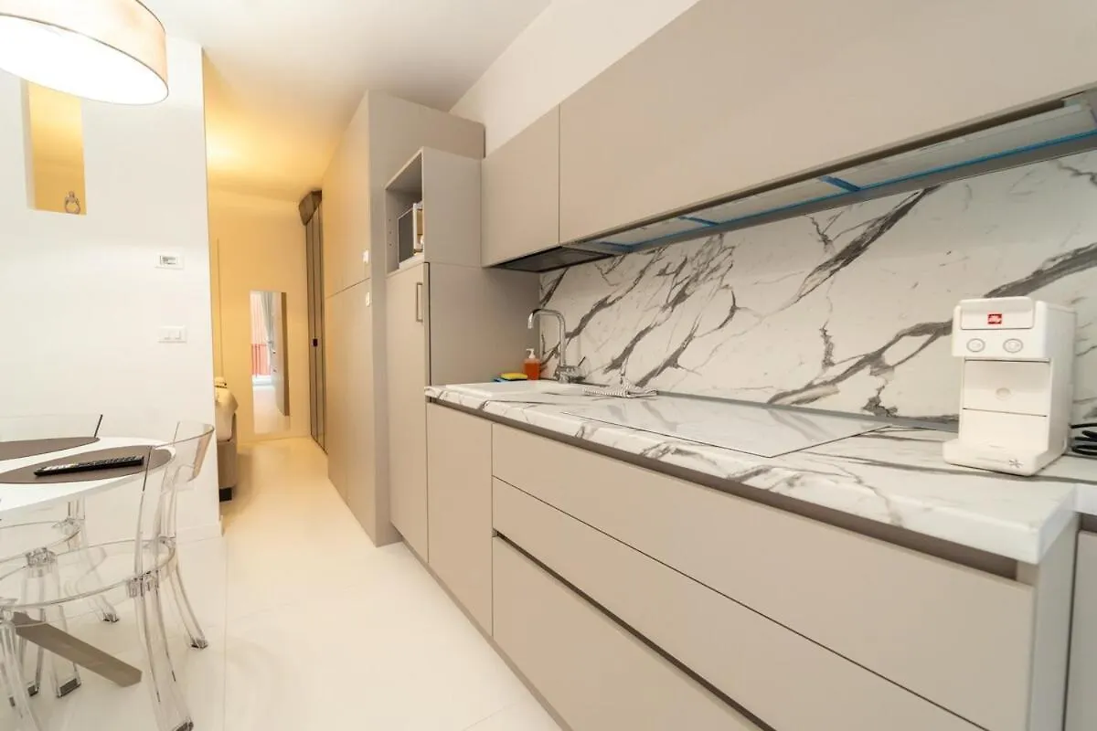 Homeby, Mascarella Patio Apartment Bologna Italy